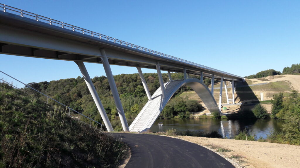 Le viaduc de la Mayenne